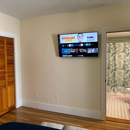 Traveler'S Den In Medford Apartment Bagian luar foto