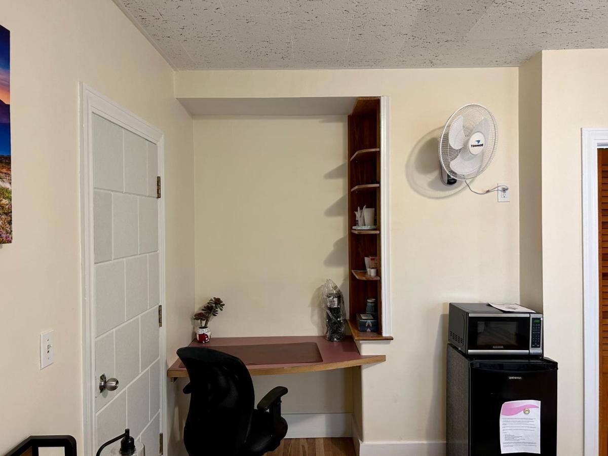 Traveler'S Den In Medford Apartment Bagian luar foto