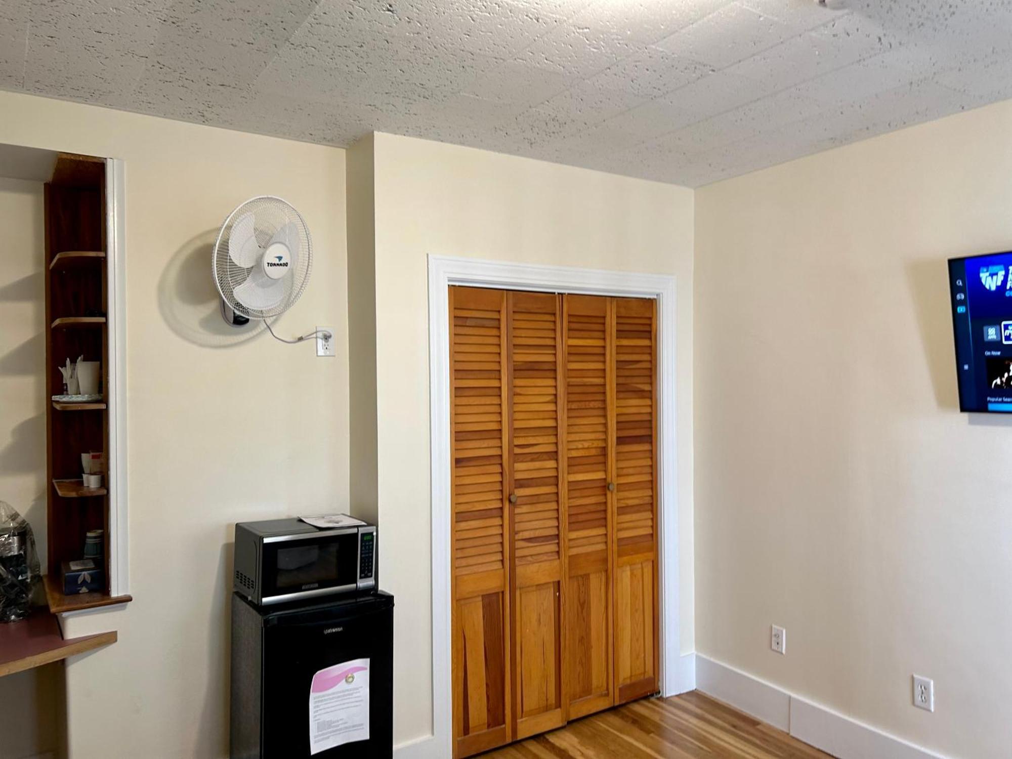 Traveler'S Den In Medford Apartment Bagian luar foto