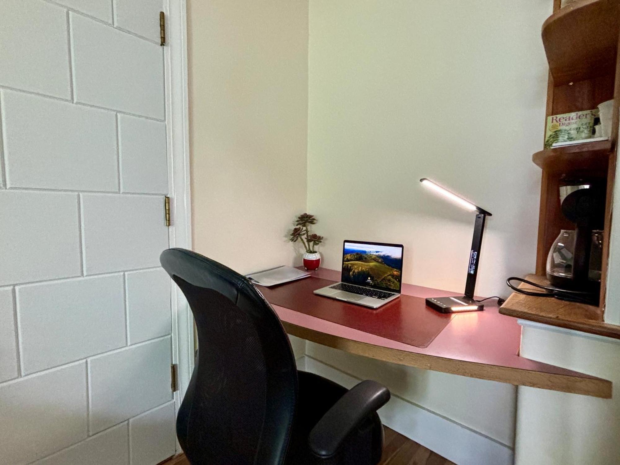 Traveler'S Den In Medford Apartment Ruang foto